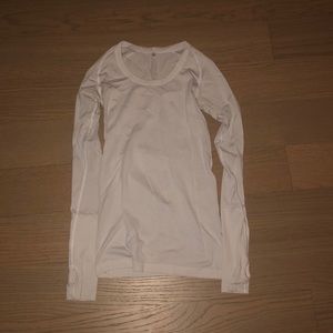 Lululemon swiftly tech long sleeved top in size 4